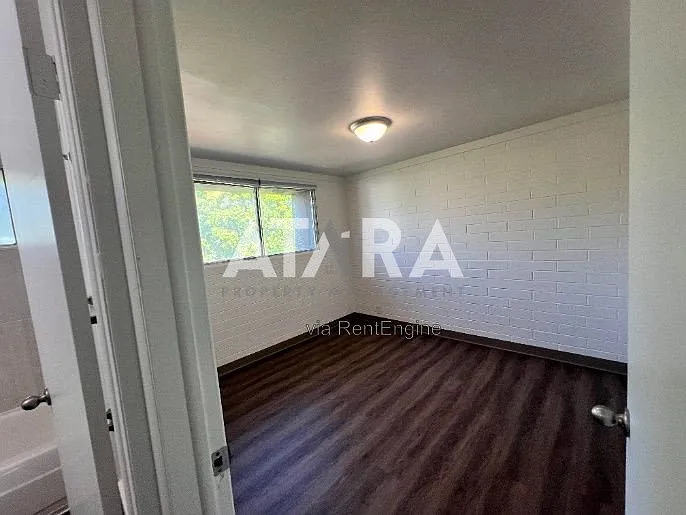 461 E Locust St #2 — Photo 12
