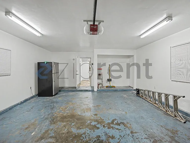 1231 W 87th St — Photo 24