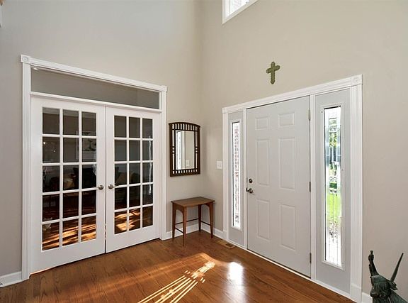 2nd image of 1556 Branford Ln