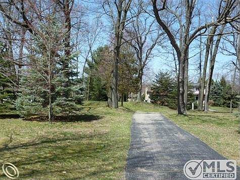 Paved Circular Drive