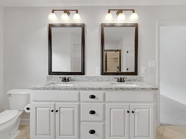 402 Lucy Cir — Photo 30