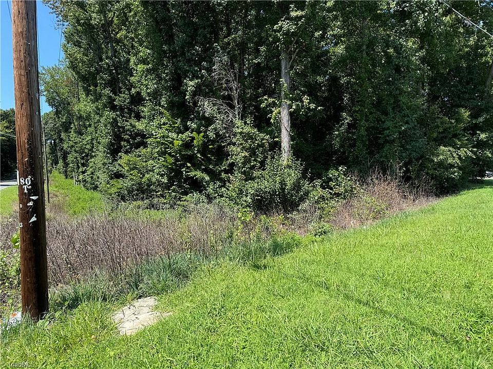 2nd image of 1807 Pope Rd