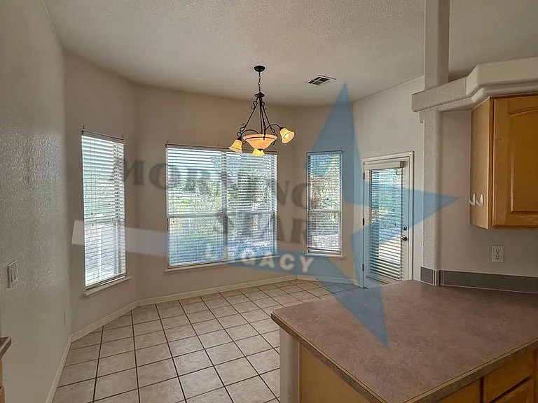 2935 Scenic Cir — Photo 26