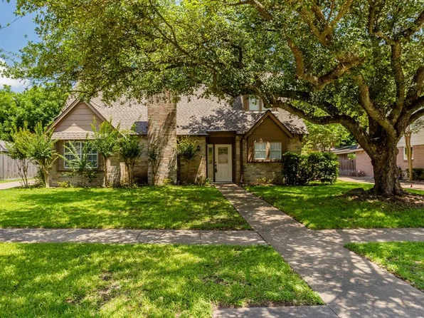 16222 Lakeview Dr, Jersey Village, TX 77040