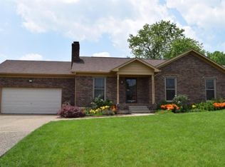 9908 Park Lake Cir, Louisville, KY 40229