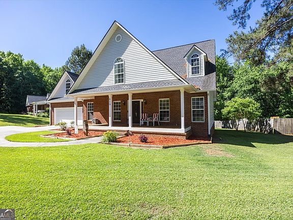 2nd image of 619 Grayridge Rd