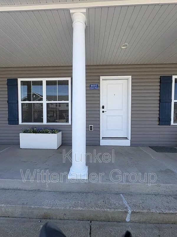 3 bed, 3.5 bath, 1800 sqft, $1,895 — Photo 1
