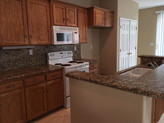 3rd image of 463 Meadow Creek Dr
