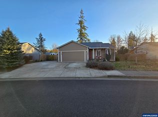 1961 37th Cir, Sweet Home, OR 97386