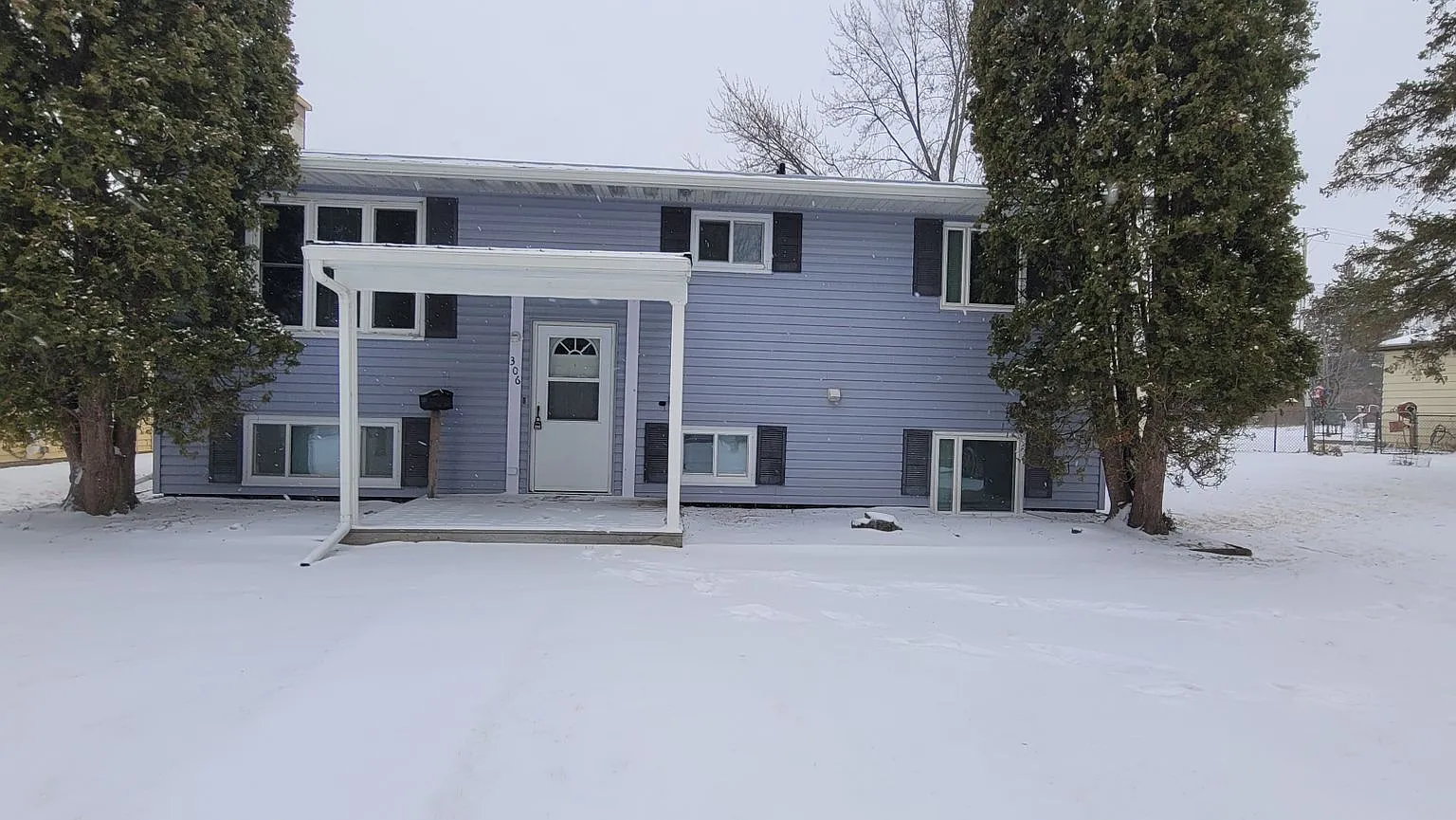4 Bedroom 2 Bath House — Photo 1