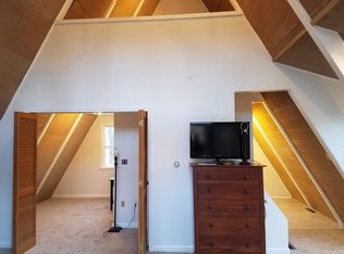 110 Trailhead Rd, Stroudsburg, PA 18360