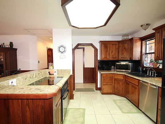 3rd image of 115 Skyview Dr
