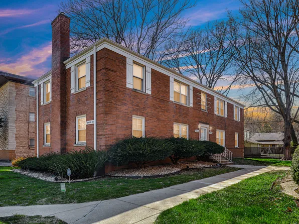 10602 S Walden Pkwy #1W, Chicago, IL 60643
