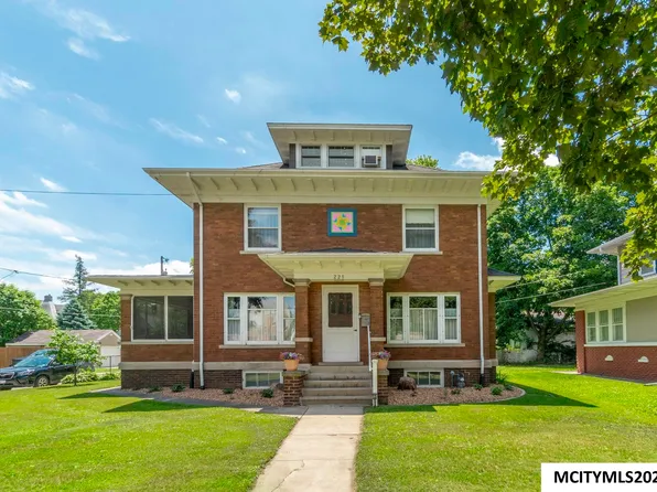 221 7th St NW, Mason City, IA 50401