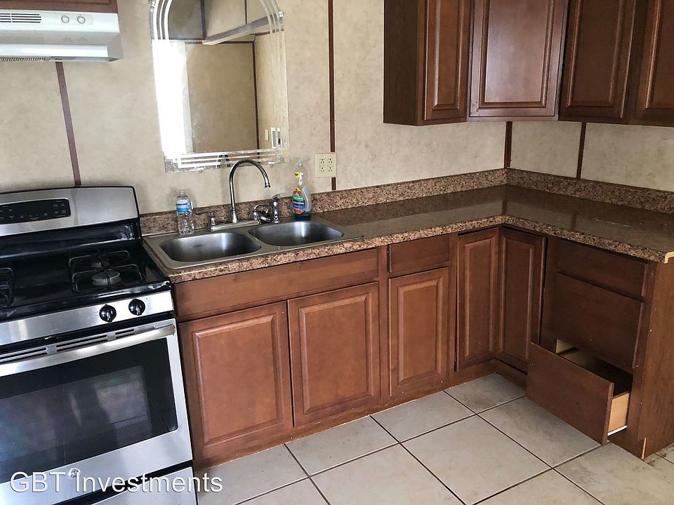 2nd image of 536 Dunbar Ave