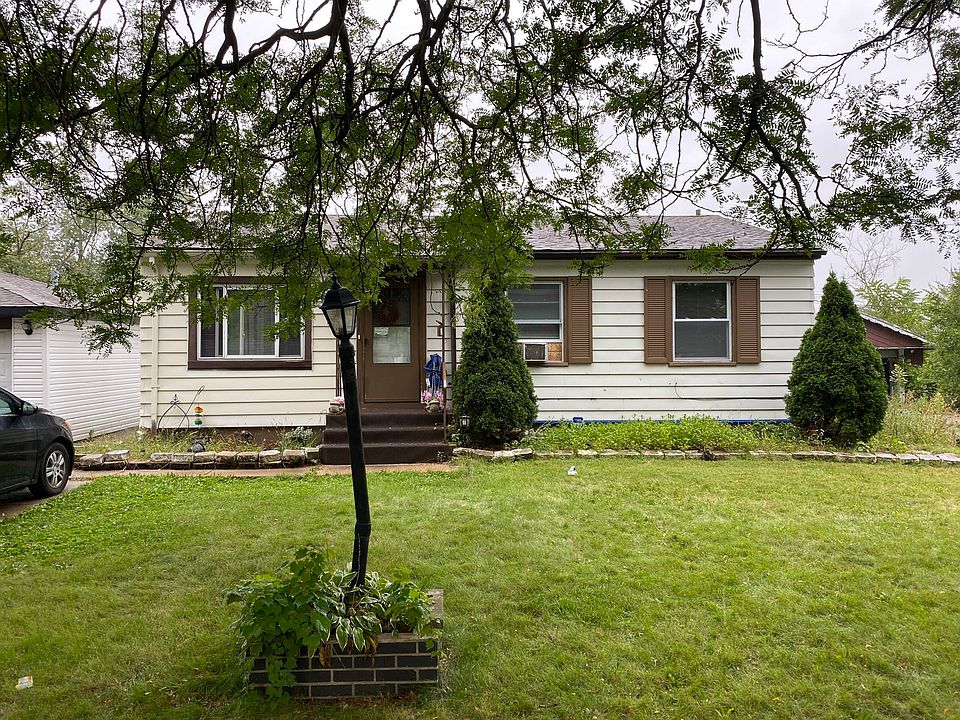 1st image of 22322 Clyde Ave