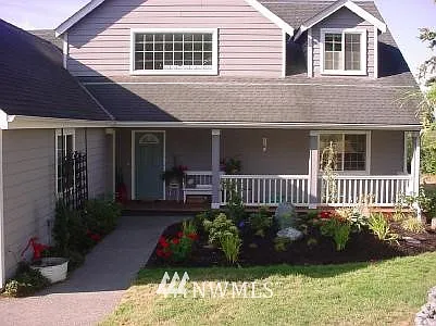 175 W Perry Drive photo 1