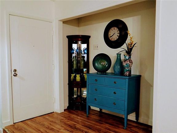 4th image of 606 Sparks Dr