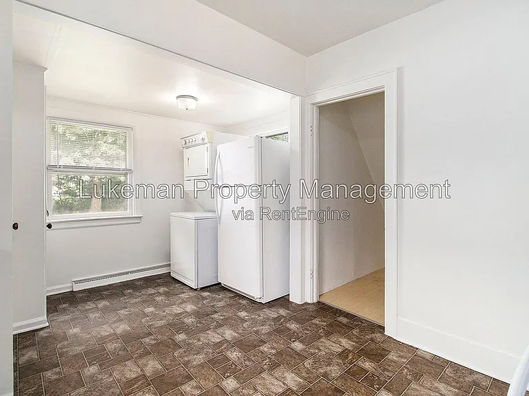 539 Gayle Ave — Photo 11