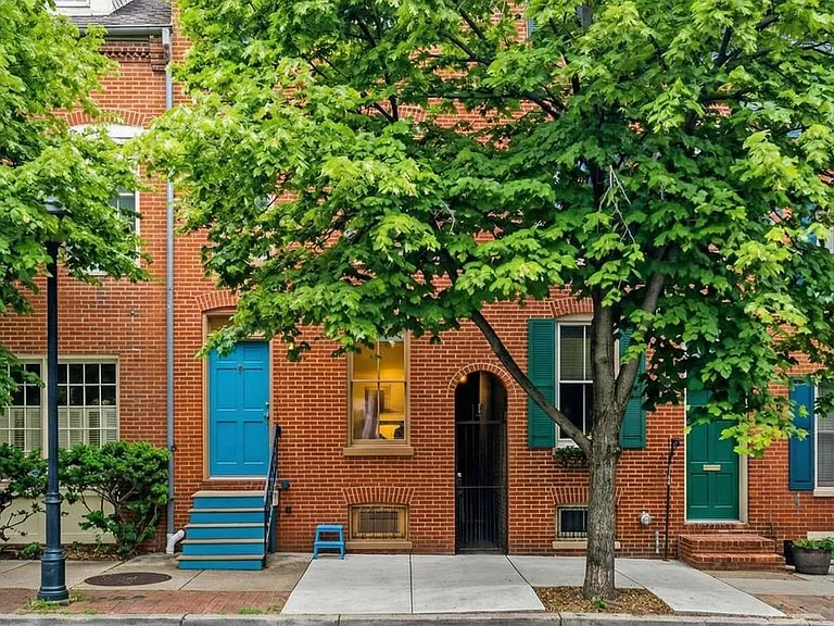 805 S Charles St — Photo 1