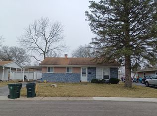 917 Chippewa Cir, Carpentersville, IL 60110