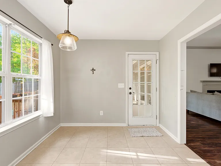 9 Whitewater Ct — Photo 16