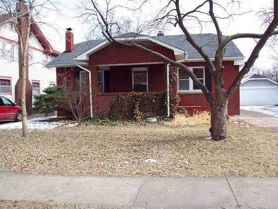 1st image of 831 Highland Ave