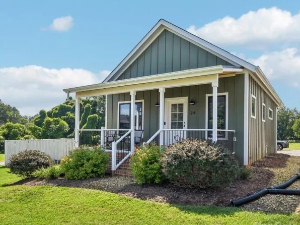 24 Cottage Ct, Granite Falls, NC 28630