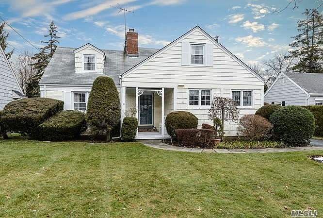 1st image of 137 Oak St