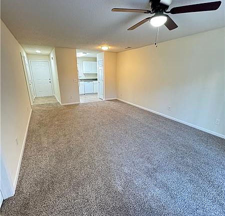 4th image of 310 Tibet Ave APT 15