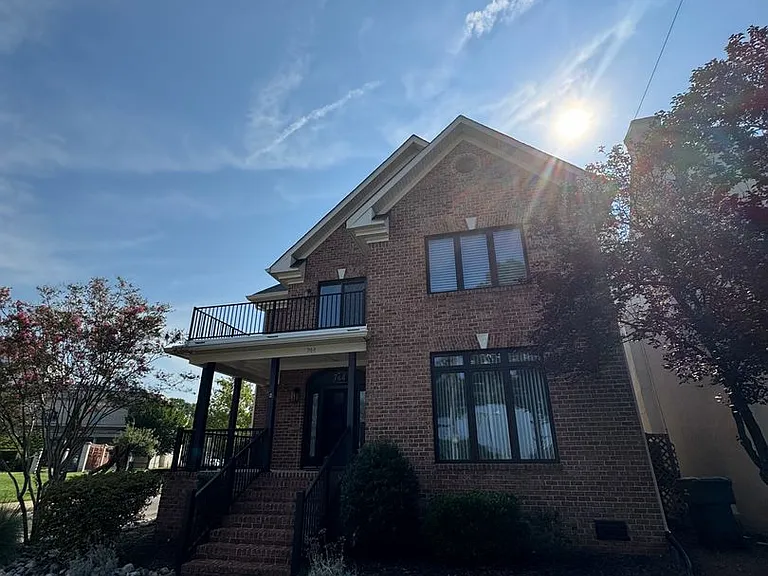 744 Yarmouth St — Photo 1