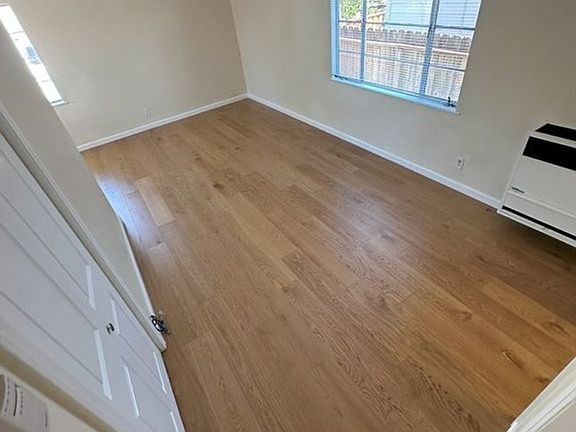 4th image of 21436 Birch St #21444