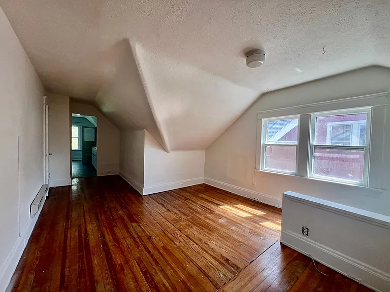 3305 E Overlook Rd — Photo 2