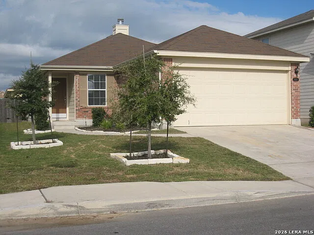 3 bed, 2.0 bath, 1393 sqft, $1,695 — Photo 1