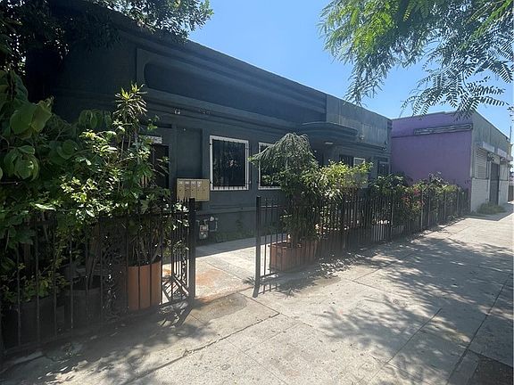 3rd image of 6214 S Western Ave