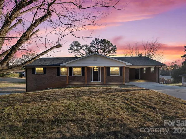 115 Greenview Dr, Kannapolis, NC 28081