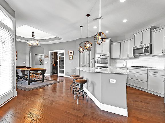 5th image of 3978 Bradford Ct