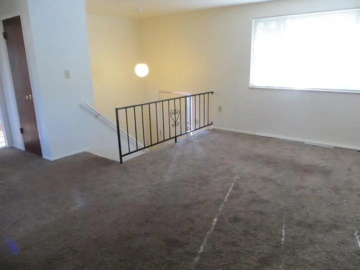 2 bed, 900 sqft, $2,195 — Photo 3