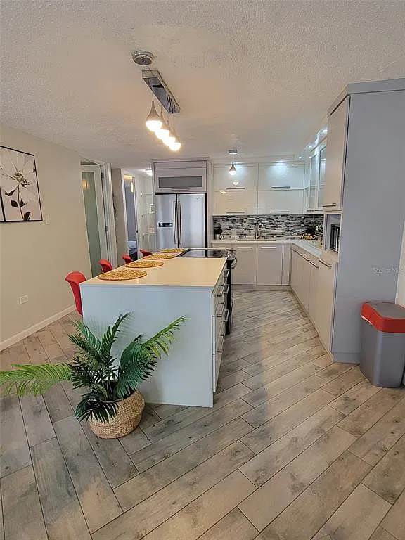 2 bed, 1.0 bath, 760 sqft, $1,500 — Photo 4