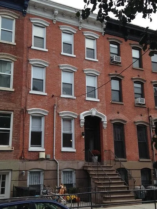 524 Manila Ave — Photo 2
