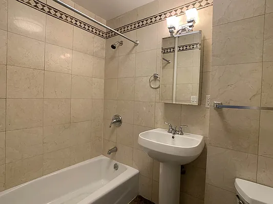 Rented by Tourma Realty LLC | media 16