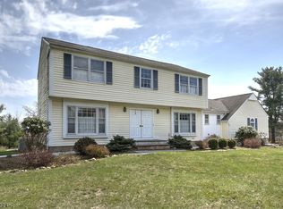 14 Cardinal Dr, Flemington, NJ 08822
