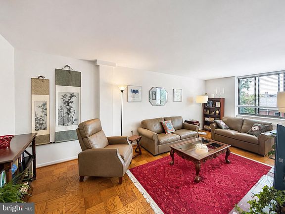 3rd image of 4390 Lorcom Ln APT 606