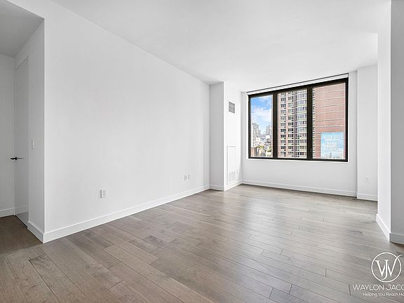 4th image of 101 W 24th St APT 16H