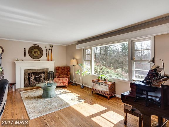5th image of 6426 Crosswoods Dr