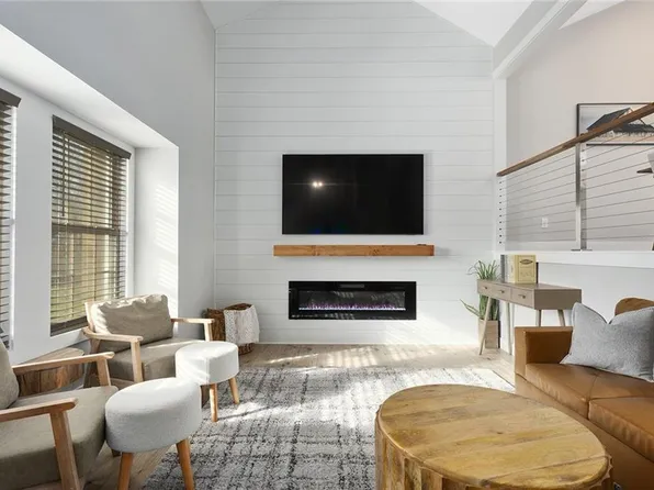 22612 Prestige Dr N, Holt, MO 64048