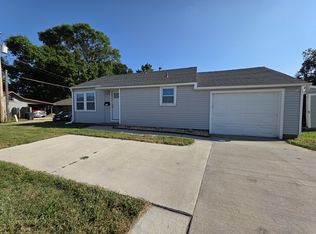 211 W 1st St, Ankeny, IA 50023