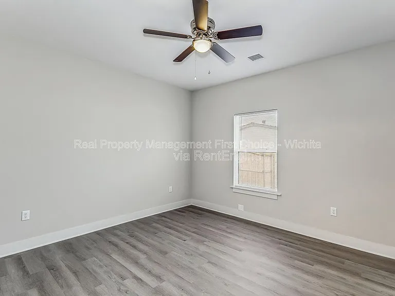 3413 W 45th St S — Photo 8