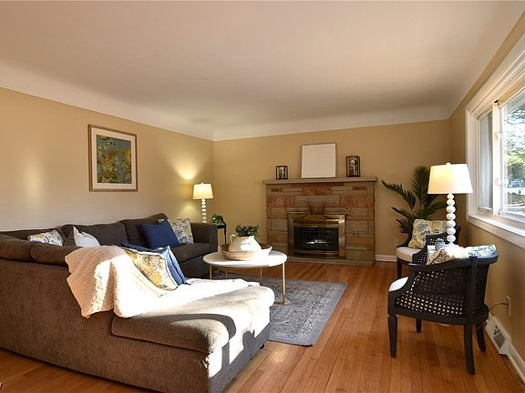 5th image of 231 Meadowview Dr
