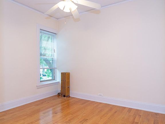 3rd image of 5958 N Kenmore Ave #3A